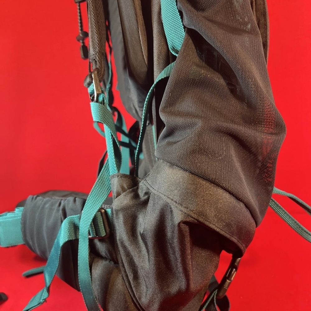 High Sierra Pathway 2.0 Backpack with Hydration S… - image 8